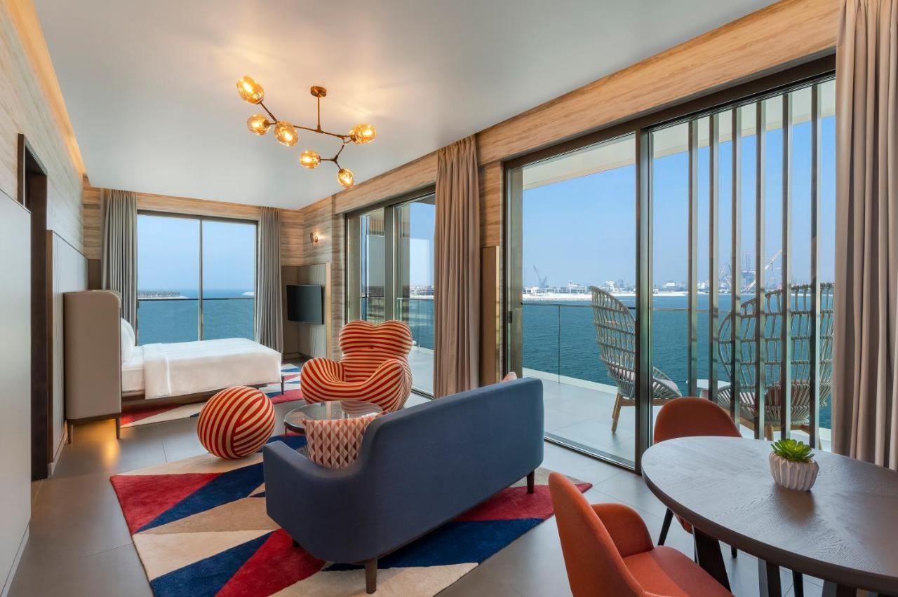Hyatt Centric Jumeirah Dubai Exteriör bild A suite at the hotel
