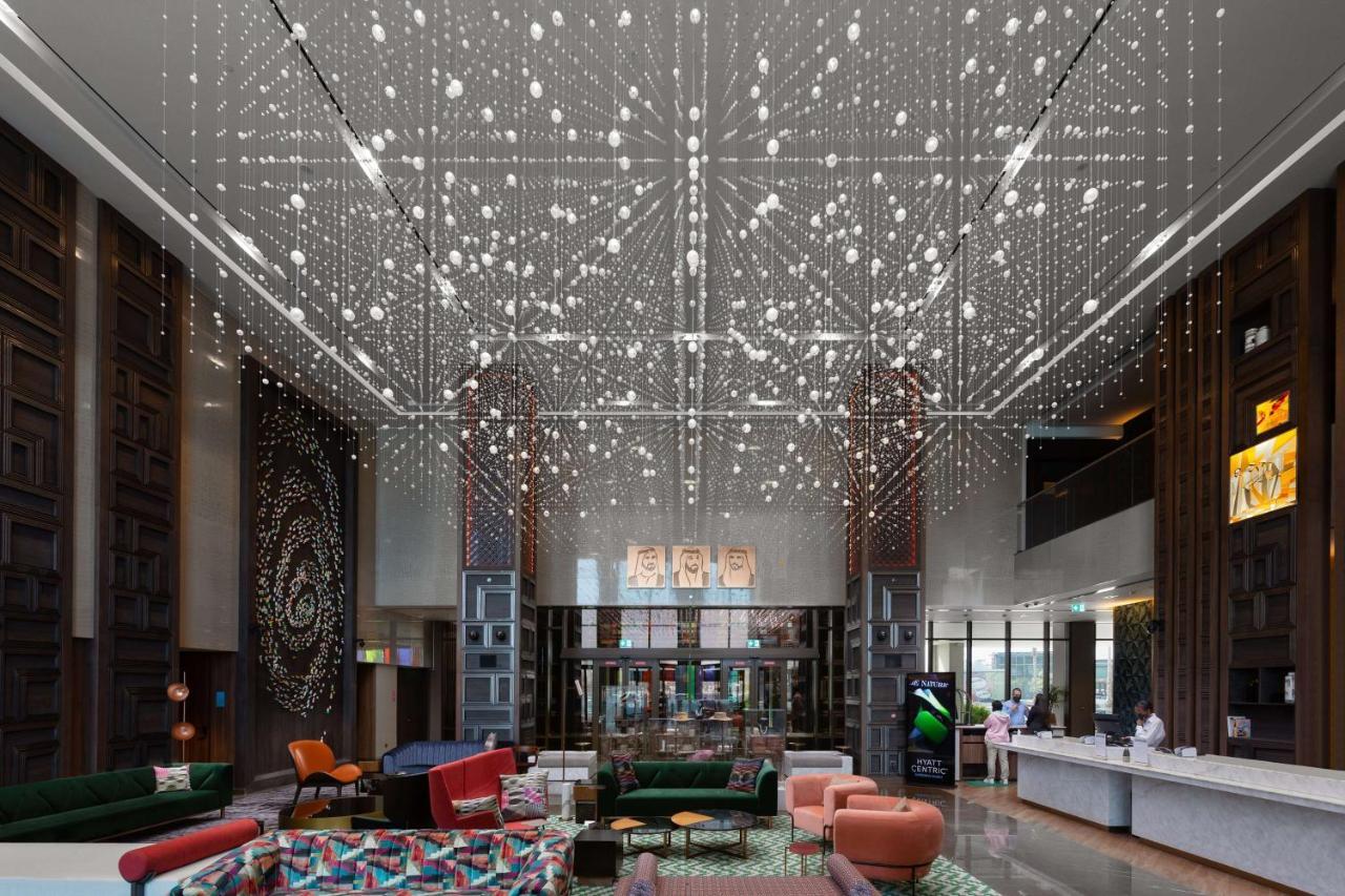 Hyatt Centric Jumeirah Dubai Exteriör bild The lobby of the hotel