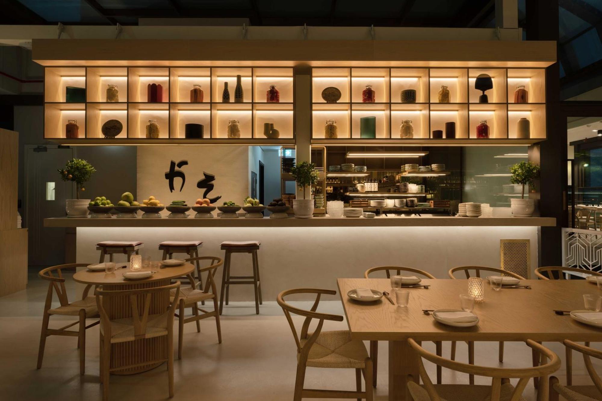 Hyatt Centric Jumeirah Dubai Exteriör bild Interior of the restaurant
