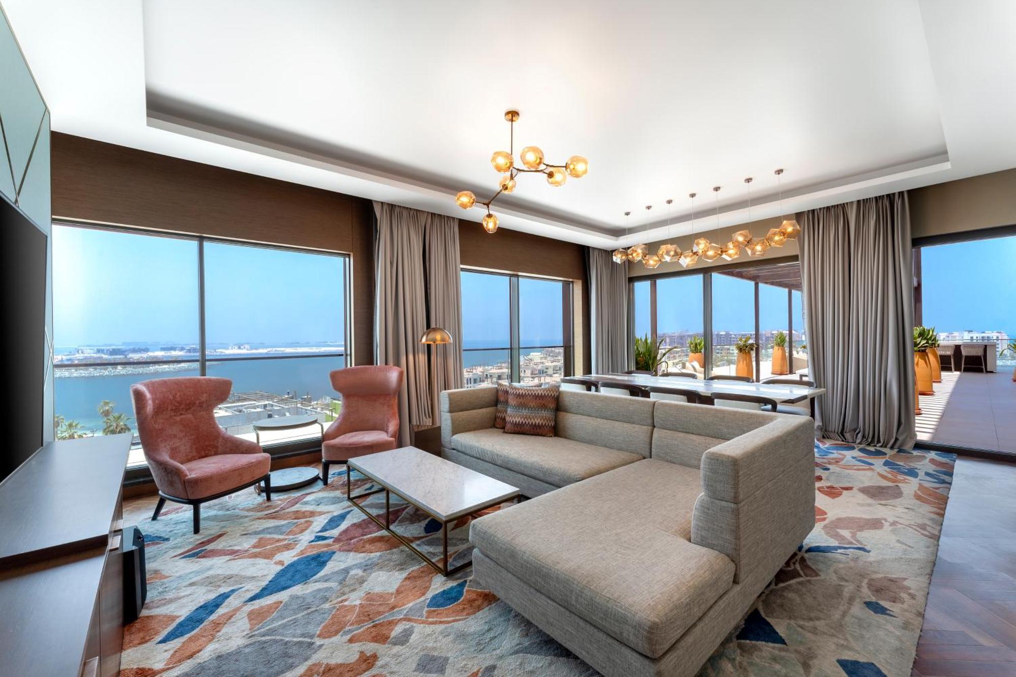 Hyatt Centric Jumeirah Dubai Exteriör bild The Club at Hilton Alexandria
