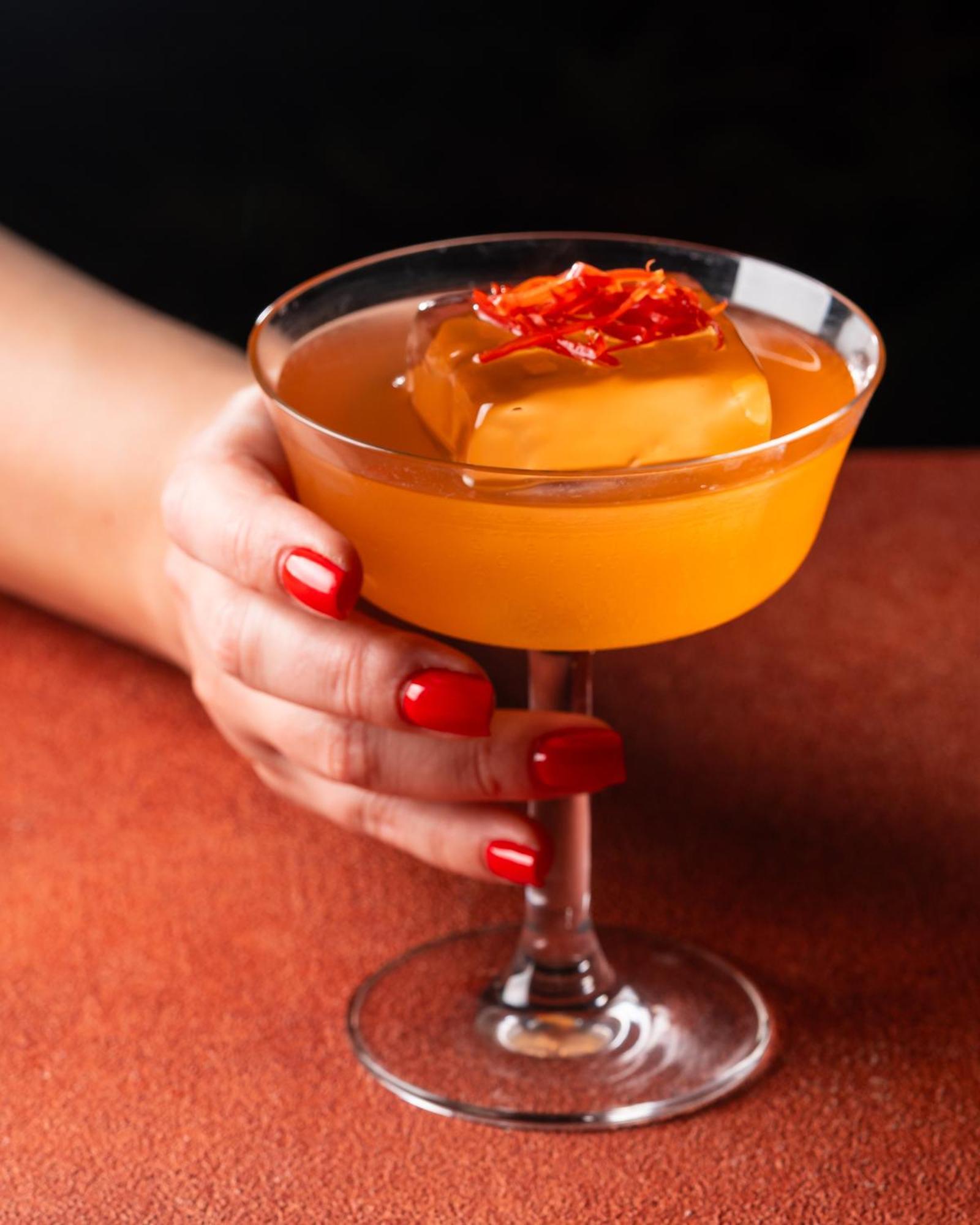 Hyatt Centric Jumeirah Dubai Exteriör bild A pumpkin spice martini